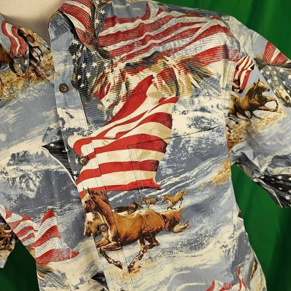 Brit & Bridle Mens Patriotic USA Flag Horse Short Sleeve Button Down Shirt Large - Picture 3 of 4
